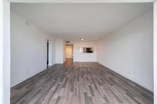 2200 S Cypress Bend Dr, Pompano Beach, FL 33069 - Photo 8