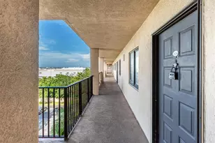 2200 S Cypress Bend Dr, Pompano Beach, FL 33069 - Photo 24