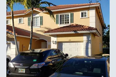 7917  Tuscany Dr, Tamarac, FL 33321 - Photo 2