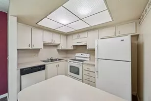 4682 Oak Terrace Dr, Greenacres, FL 33463 - Photo 10