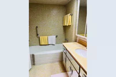 800 NE 195th Street #307, Miami, FL 33179 - Photo 40