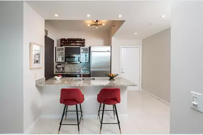 950  Brickell Bay Dr, Unit #5205, Miami, FL 33131 - Photo 8