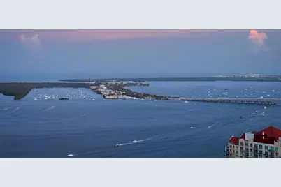 950  Brickell Bay Dr, Unit #5205, Miami, FL 33131 - Photo 48