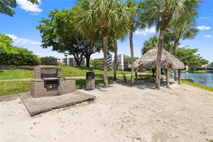 900 Colony Point Cir, Pembroke Pines, FL 33026 - Photo 26