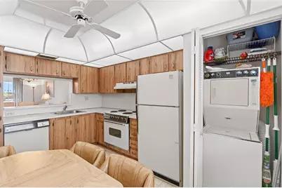 900  Colony Point Cir, Unit #511, Pembroke Pines, FL 33026 - Photo 10