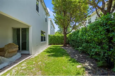 450  Greensboro Way, Boynton Beach, FL 33435 - Photo 32