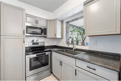 8103 NW 58th Pl, Tamarac, FL 33321 - Photo 10