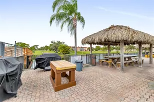 10145 Sunrise Lakes Blvd, Sunrise, FL 33322 - Photo 34