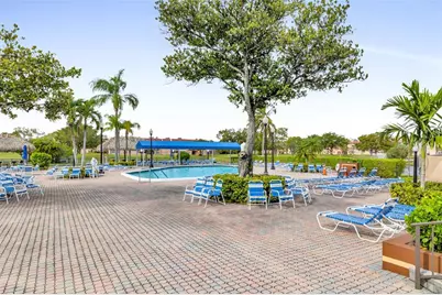 10145  Sunrise Lakes Blvd, Unit #406, Sunrise, FL 33322 - Photo 32