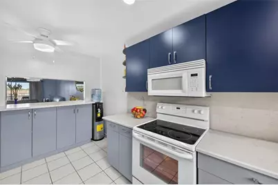 10145  Sunrise Lakes Blvd, Unit #406, Sunrise, FL 33322 - Photo 22