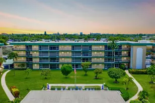 808 SE 7th St, Deerfield Beach, FL 33441 - Photo 1