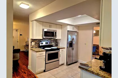 1390 NW 70th Ln, Margate, FL 33063 - Photo 6