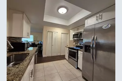 1390 NW 70th Ln, Margate, FL 33063 - Photo 16