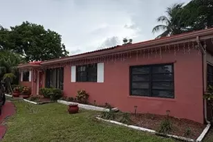 9281 Martinique Dr, Miami, FL 33189 - Photo 2