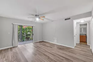 555 SE 8th St, Deerfield Beach, FL 33441 - Photo 16