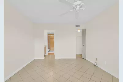 10304  Sunrise Lakes Blvd, Unit #106, Sunrise, FL 33322 - Photo 18