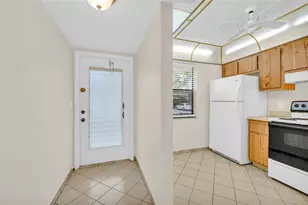 10304 Sunrise Lakes Blvd, Sunrise, FL 33322 - Photo 6