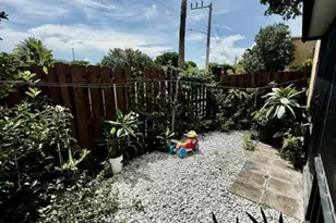 5601 Blueberry Ct, Lauderhill, FL 33313 - Photo 22