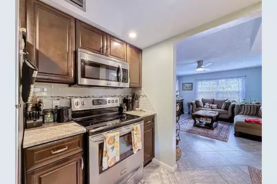 1672 SE Green Acres Cir, Unit #B-104, Port Saint Lucie, FL 34952 - Photo 26