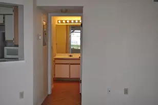 2465 NW 33rd St, Oakland Park, FL 33309 - Photo 16