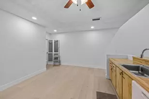 8337 NW 37th Pl, Sunrise, FL 33351 - Photo 10