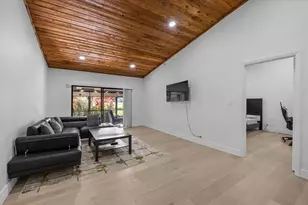 8337 NW 37th Pl, Sunrise, FL 33351 - Photo 4