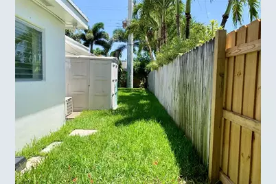 764 SW 7th St, Boca Raton, FL 33486 - Photo 38