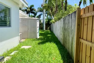 764 SW 7th St, Boca Raton, FL 33486 - Photo 38