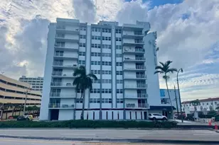 211 S Ocean Dr, Hollywood, FL 33019 - Photo 1