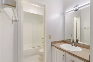 5100 SW 41st St, Pembroke Park, FL 33023 - Photo 22