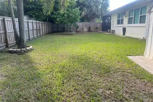 872 NE 36th St, Oakland Park, FL 33334 - Photo 8