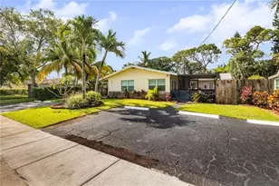 872 NE 36th St, Oakland Park, FL 33334 - Photo 4