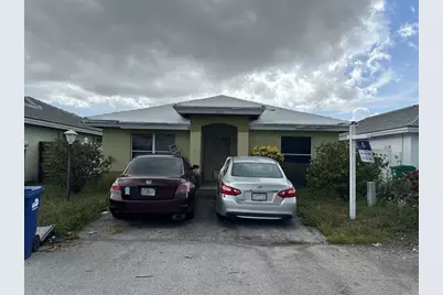 18476 NW 52nd Path, Miami Gardens, FL 33055 - Photo 2