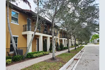 1528 SW 147th Ave, Unit #1527, Pembroke Pines, FL 33027 - Photo 2