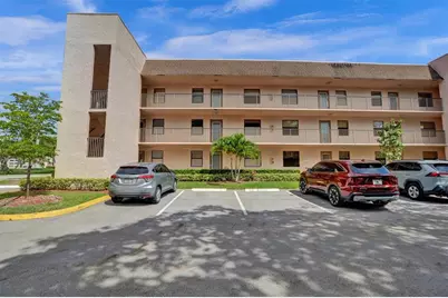 10434  Sunrise Lakes Blvd, Unit #202, Sunrise, FL 33322 - Photo 1