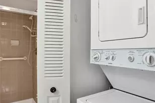 10434 Sunrise Lakes Blvd, Sunrise, FL 33322 - Photo 14