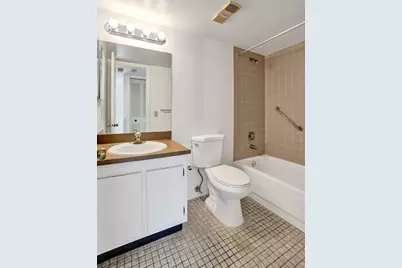 10434  Sunrise Lakes Blvd, Unit #202, Sunrise, FL 33322 - Photo 18