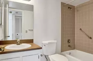 10434 Sunrise Lakes Blvd, Sunrise, FL 33322 - Photo 18