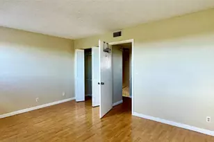 670 Tennis Club Dr, Fort Lauderdale, FL 33311 - Photo 12