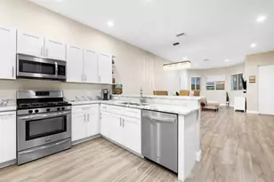 919 NE 17th Way, Fort Lauderdale, FL 33304 - Photo 2