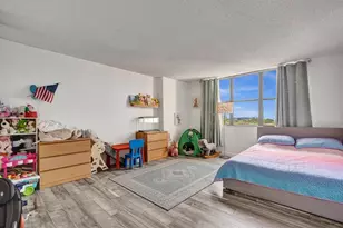 1800 NE 114th St, Miami, FL 33181 - Photo 40