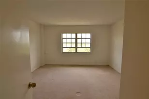 3575 Brokenwoods Dr, Coral Springs, FL 33065 - Photo 10