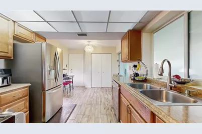 8201 NW 59th Ct, Tamarac, FL 33321 - Photo 10