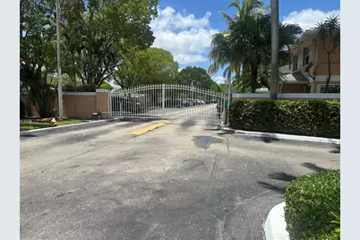 3263 NW 44th St, Unit #6, Oakland Park, FL 33309 - Photo 1