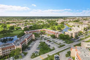 9261 Sunrise Lakes Blvd, Sunrise, FL 33322 - Photo 48