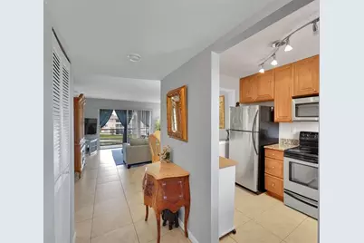 9261  Sunrise Lakes Blvd, Unit #309, Sunrise, FL 33322 - Photo 8