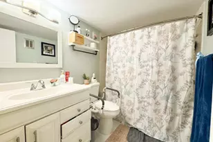 124 NE 19th Ct, Wilton Manors, FL 33305 - Photo 4