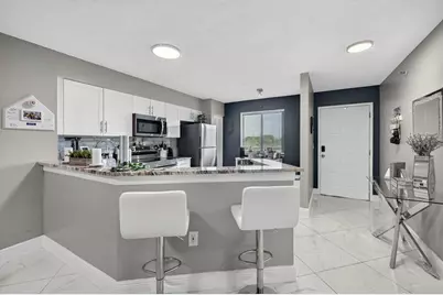 2334 S Cypress Bend Dr, Unit #511, Pompano Beach, FL 33069 - Photo 2