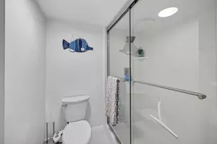 2334 S Cypress Bend Dr, Pompano Beach, FL 33069 - Photo 16