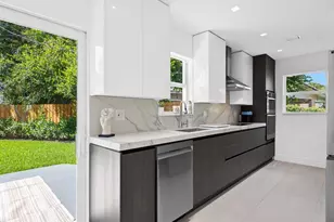 332 NE 29th St, Wilton Manors, FL 33334 - Photo 12